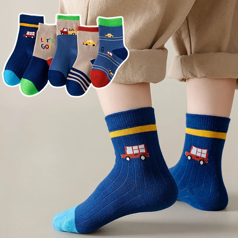 5 Paar Socken für Kinder mit unterschiedlichen Motiven