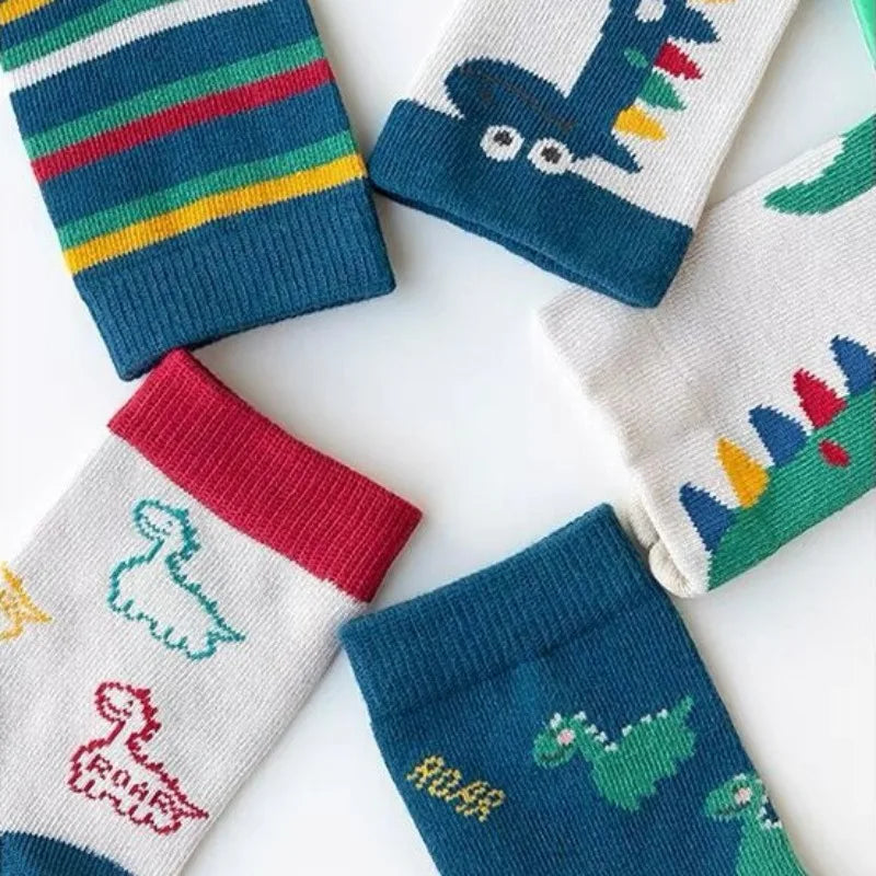 5 Paar Socken für Kinder mit unterschiedlichen Motiven