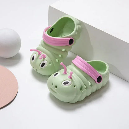🐛 Kinder-Gartenschuhe – Niedliche Cartoon-Raupe